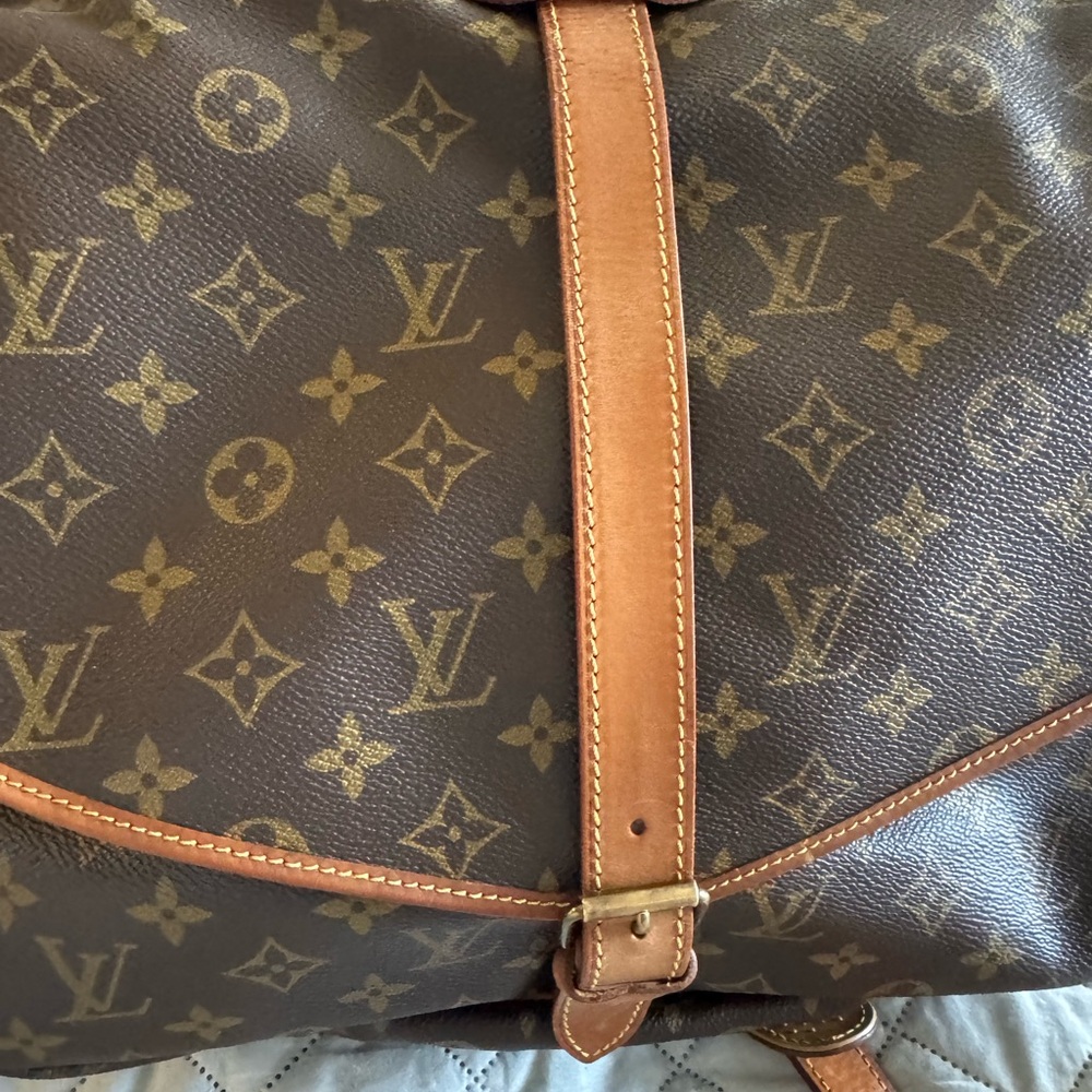 Louis Vuitton Saumur 35